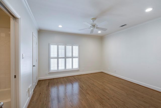 5144 Chevy Chase Drive, Houston, TX 77056