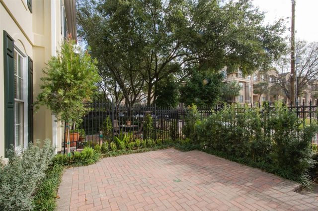 5144 Chevy Chase Drive, Houston, TX 77056