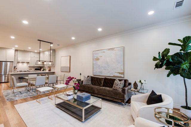 5144 Chevy Chase Drive, Houston, TX 77056