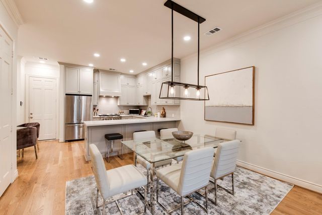 5144 Chevy Chase Drive, Houston, TX 77056