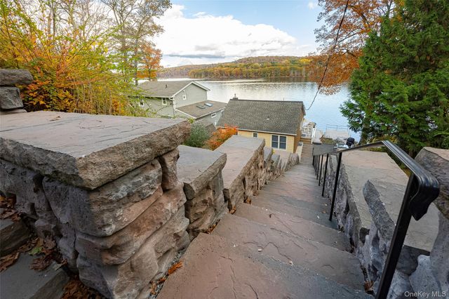 70 Lakeview Drive, Holmes, NY 12531
