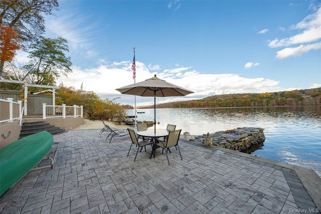 70 Lakeview Drive, Holmes, NY 12531