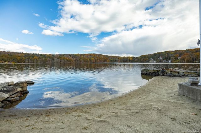 70 Lakeview Drive, Holmes, NY 12531