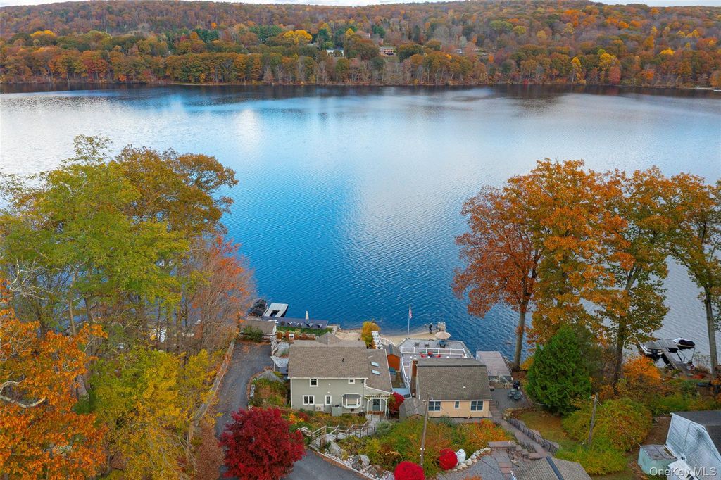 70 Lakeview Drive, Holmes, NY 12531