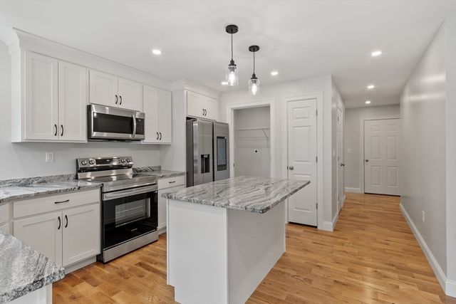 72 Cottage Ln B, Templeton, MA 01468