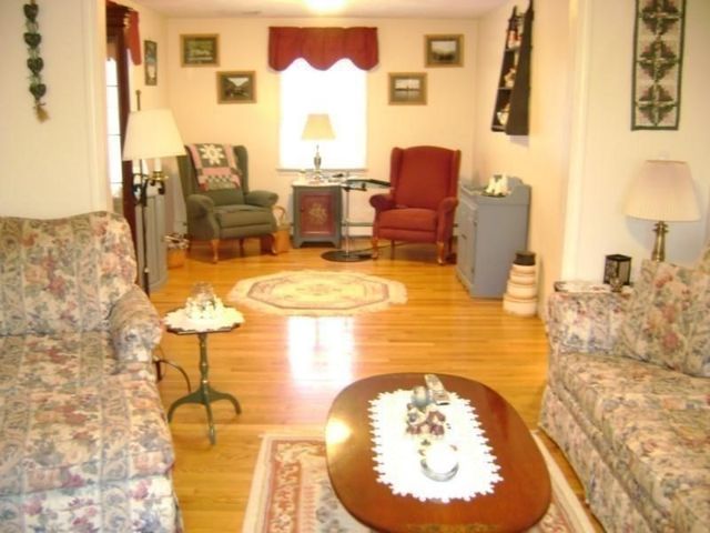 12 Bruce Rd., Waltham, MA 02453
