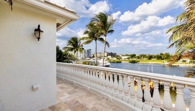 712 SANDY POINT Lane, North Palm Beach, FL 33410