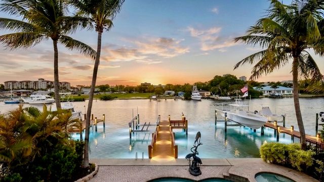 712 SANDY POINT Lane, North Palm Beach, FL 33410