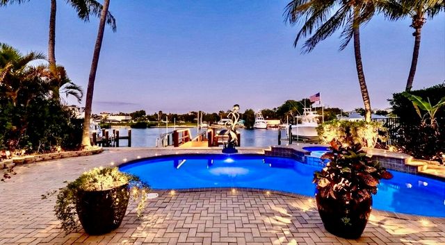 712 SANDY POINT Lane, North Palm Beach, FL 33410