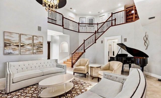 712 SANDY POINT Lane, North Palm Beach, FL 33410
