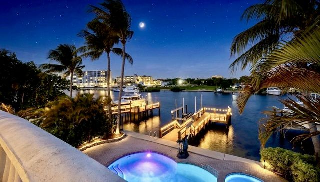 712 SANDY POINT Lane, North Palm Beach, FL 33410