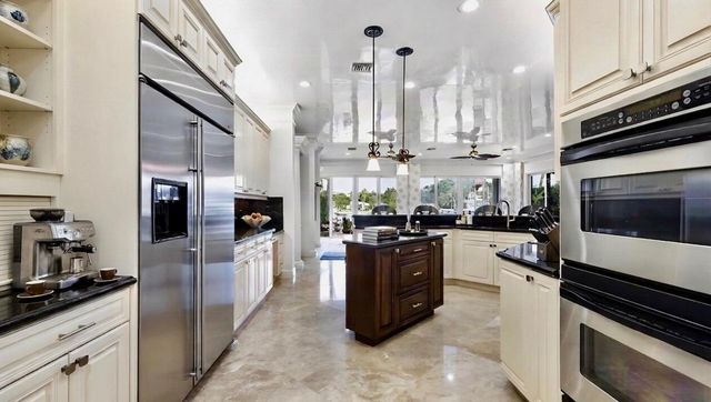 712 SANDY POINT Lane, North Palm Beach, FL 33410