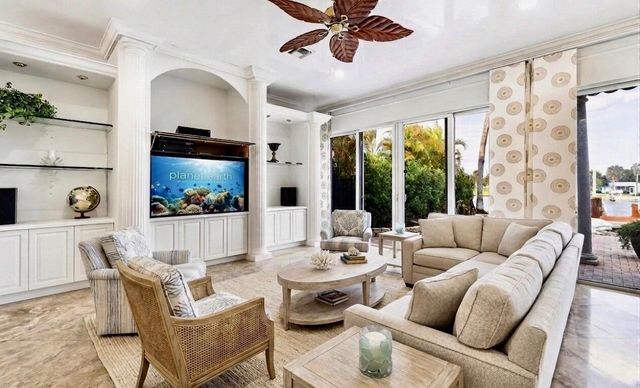 712 SANDY POINT Lane, North Palm Beach, FL 33410