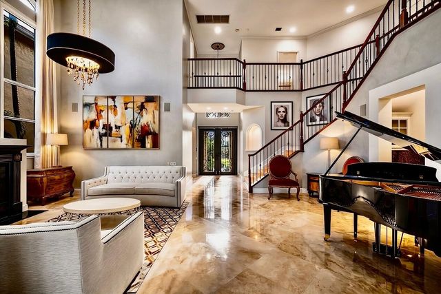 712 SANDY POINT Lane, North Palm Beach, FL 33410