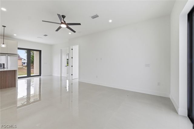 3211 6th ST SW, Lehigh Acres, FL 33976