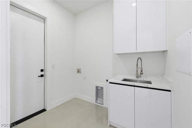 3211 6th ST SW, Lehigh Acres, FL 33976