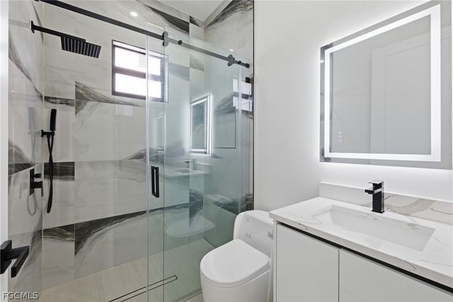 3211 6th ST SW, Lehigh Acres, FL 33976