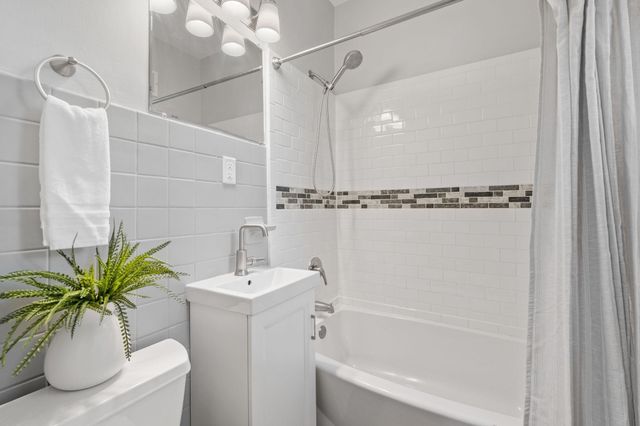 2810 Colfax Avenue N, Minneapolis, MN 55411