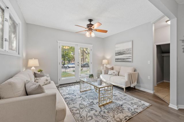 2810 Colfax Avenue N, Minneapolis, MN 55411