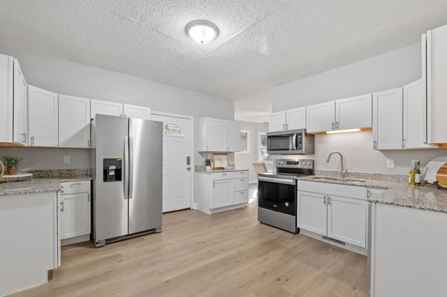 2810 Colfax Avenue N, Minneapolis, MN 55411