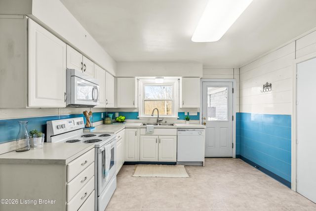 610 W Jefferson St, La Grange, KY 40031