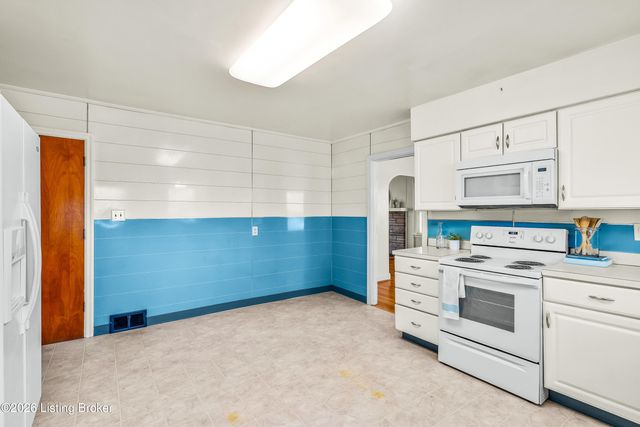 610 W Jefferson St, La Grange, KY 40031