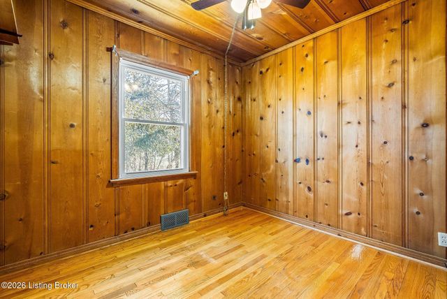 610 W Jefferson St, La Grange, KY 40031