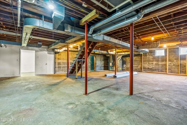 610 W Jefferson St, La Grange, KY 40031