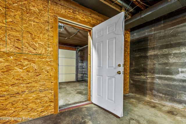 610 W Jefferson St, La Grange, KY 40031