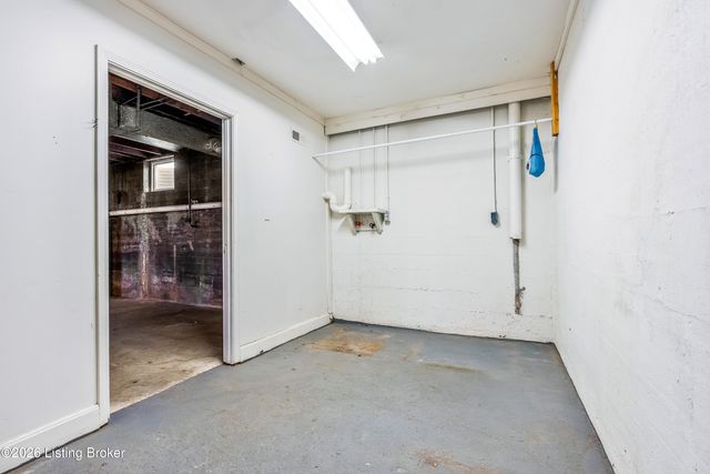 610 W Jefferson St, La Grange, KY 40031