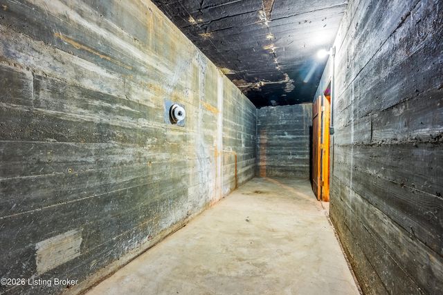 610 W Jefferson St, La Grange, KY 40031