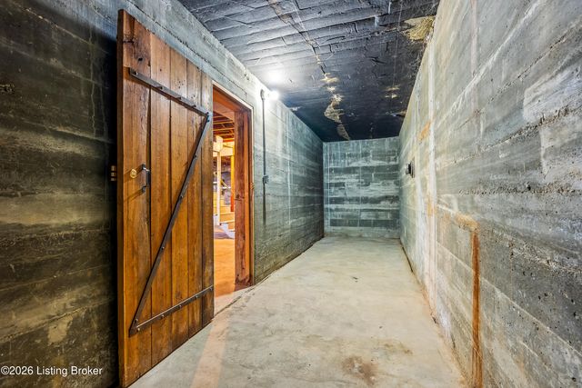 610 W Jefferson St, La Grange, KY 40031