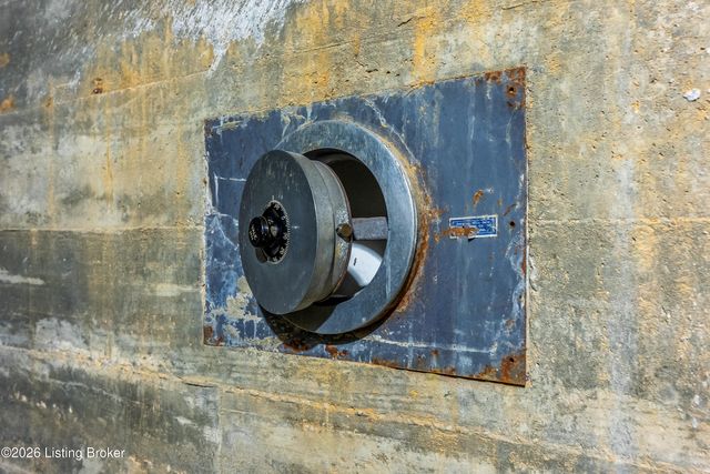 610 W Jefferson St, La Grange, KY 40031