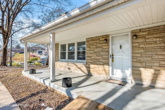 610 W Jefferson St, La Grange, KY 40031