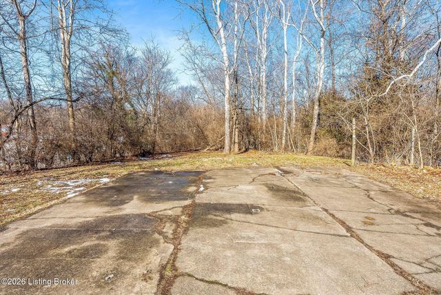 610 W Jefferson St, La Grange, KY 40031