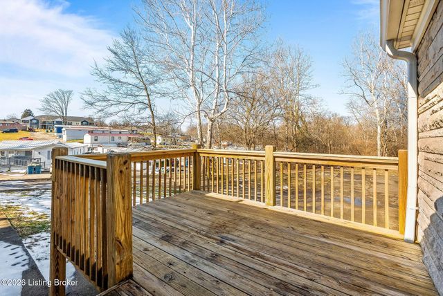 610 W Jefferson St, La Grange, KY 40031