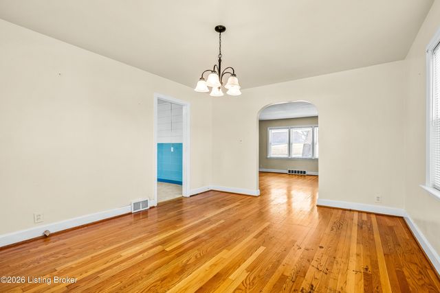 610 W Jefferson St, La Grange, KY 40031