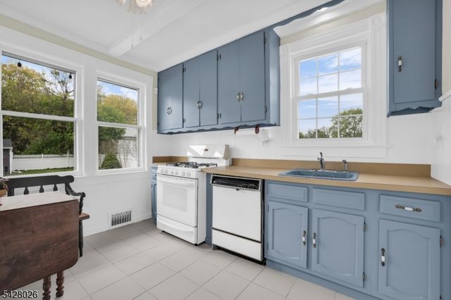 152 Long Hill Rd, Little Falls Twp., NJ 07424