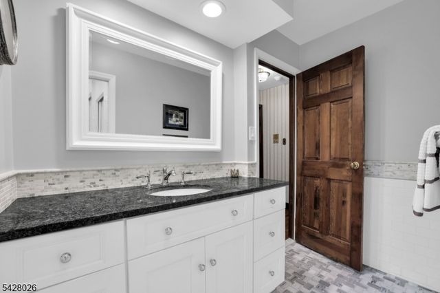 152 Long Hill Rd, Little Falls Twp., NJ 07424