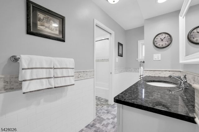 152 Long Hill Rd, Little Falls Twp., NJ 07424