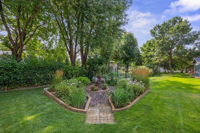 4830 Valley Forge Lane N, Plymouth, MN 55442
