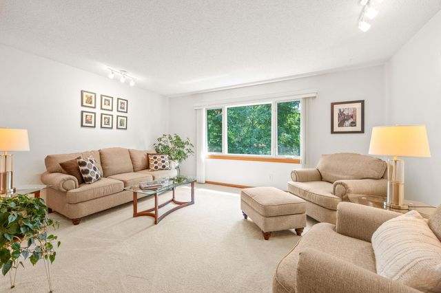 4830 Valley Forge Lane N, Plymouth, MN 55442