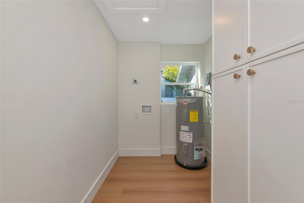 Image 21 of property listing at 316 27TH STREET W, Bradenton, FL 34205