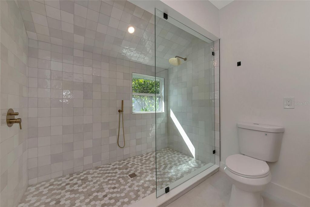 Image 28 of property listing at 316 27TH STREET W, Bradenton, FL 34205