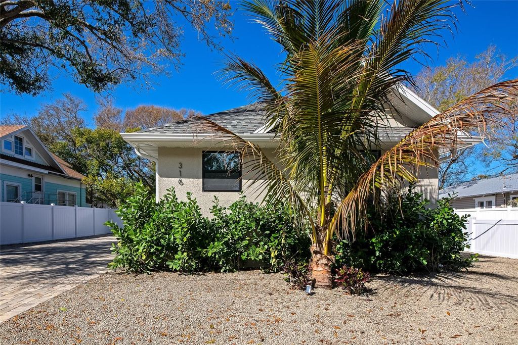 Image 5 of property listing at 316 27TH STREET W, Bradenton, FL 34205