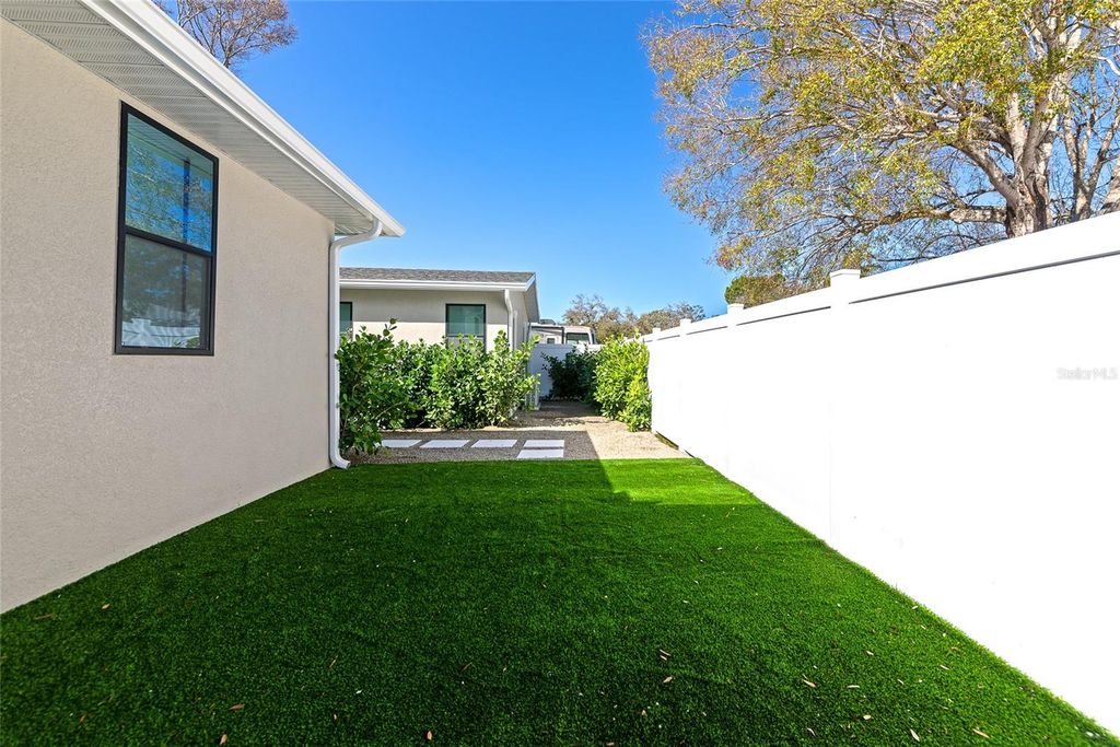 Image 41 of property listing at 316 27TH STREET W, Bradenton, FL 34205