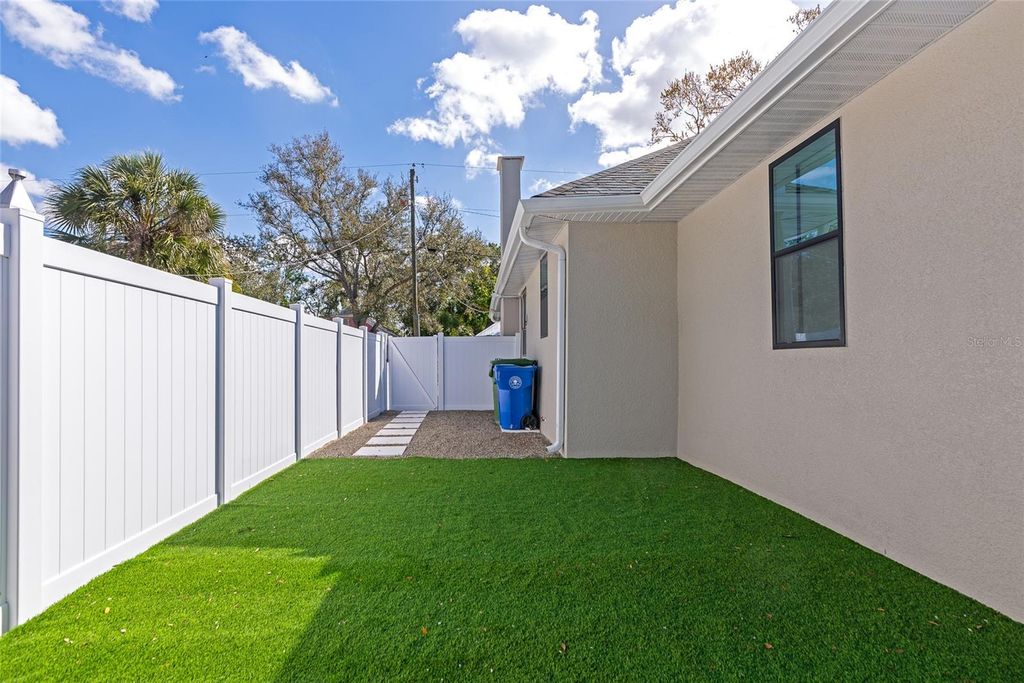 Image 42 of property listing at 316 27TH STREET W, Bradenton, FL 34205