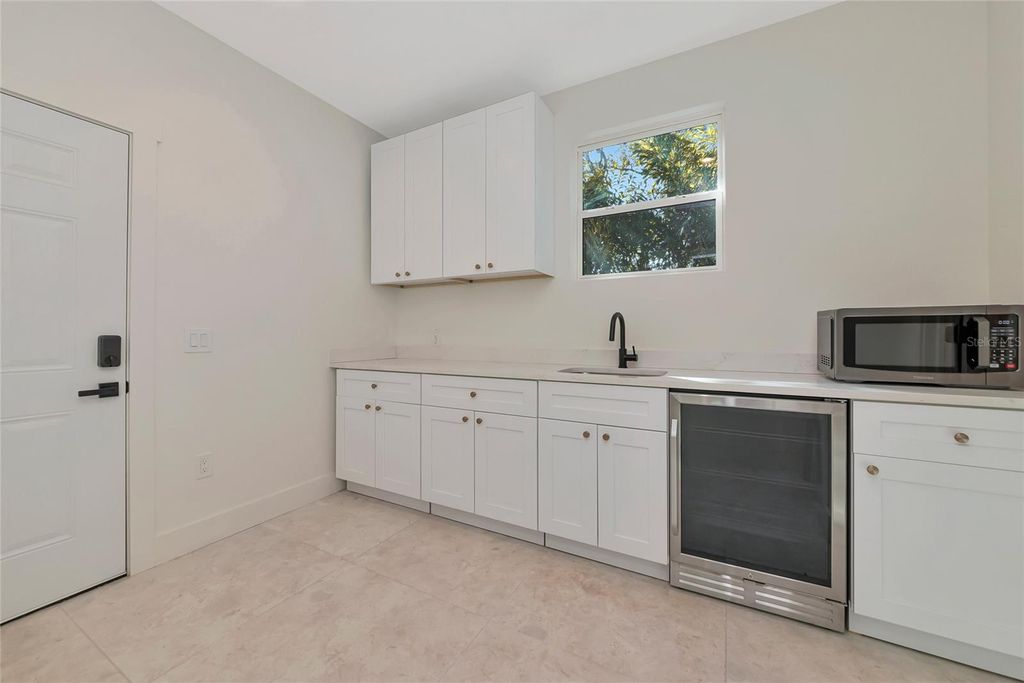 Image 48 of property listing at 316 27TH STREET W, Bradenton, FL 34205