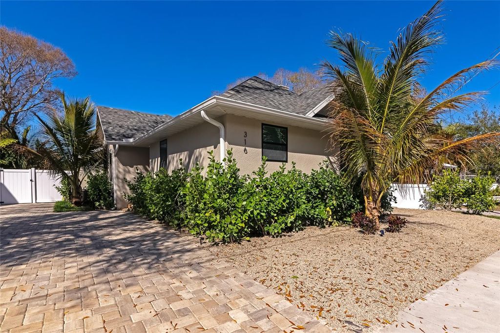 Image 6 of property listing at 316 27TH STREET W, Bradenton, FL 34205