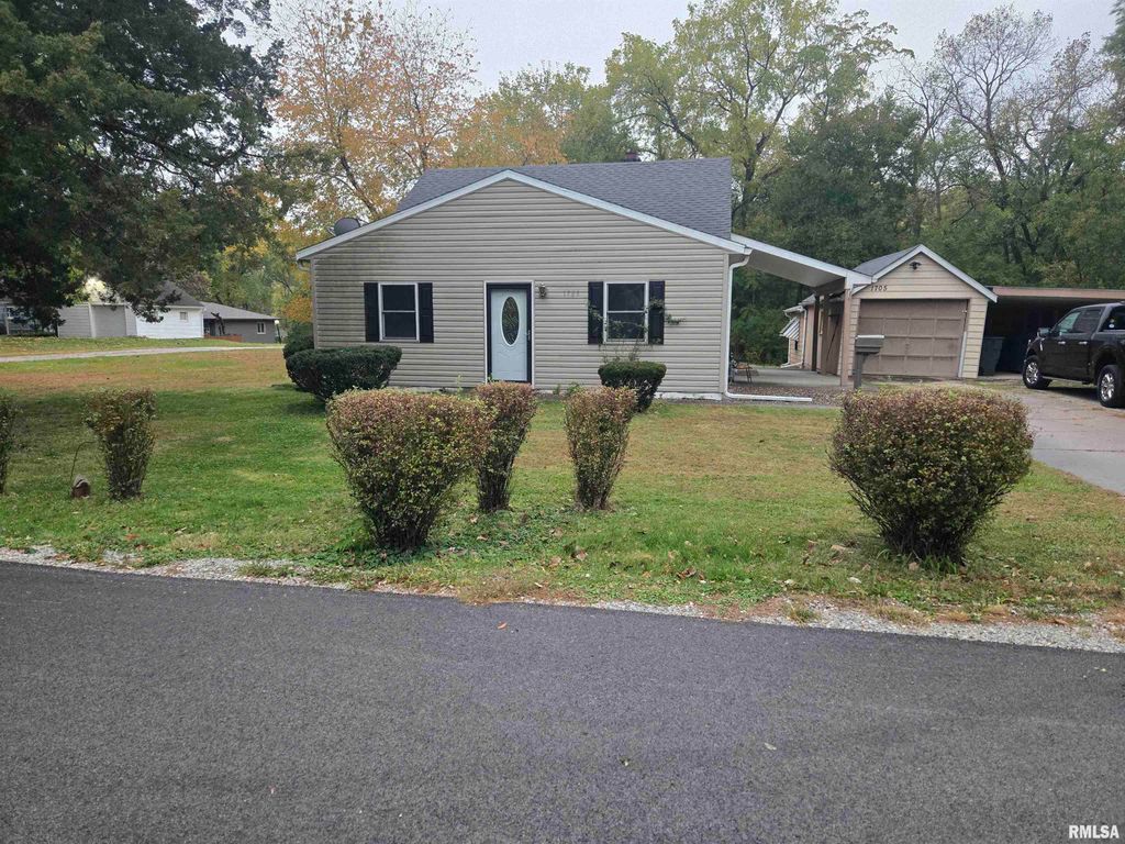 1705 31ST Street A, Moline, IL 61265